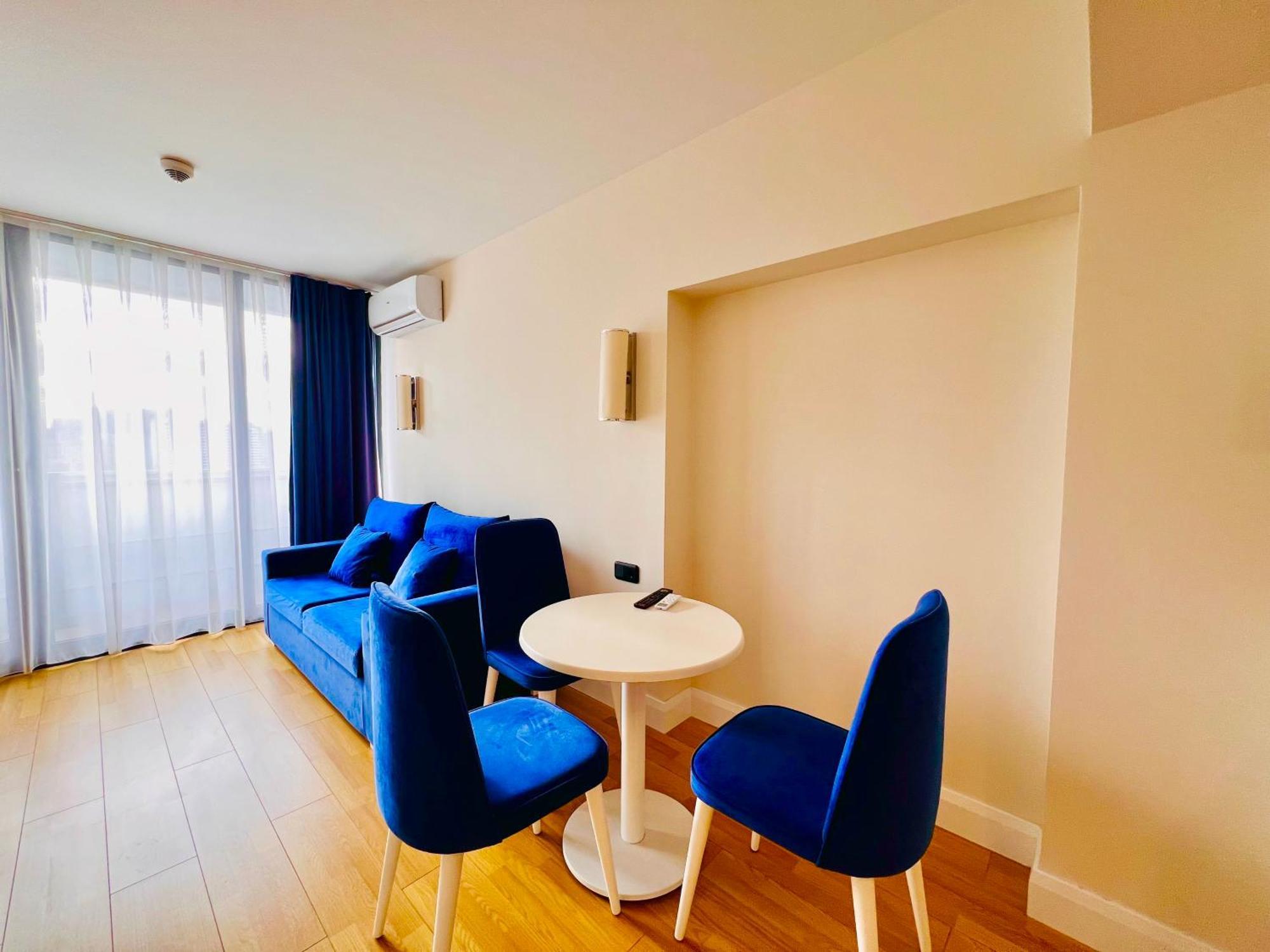 Orbi City Aparthotel Sea View バトゥーミ エクステリア 写真