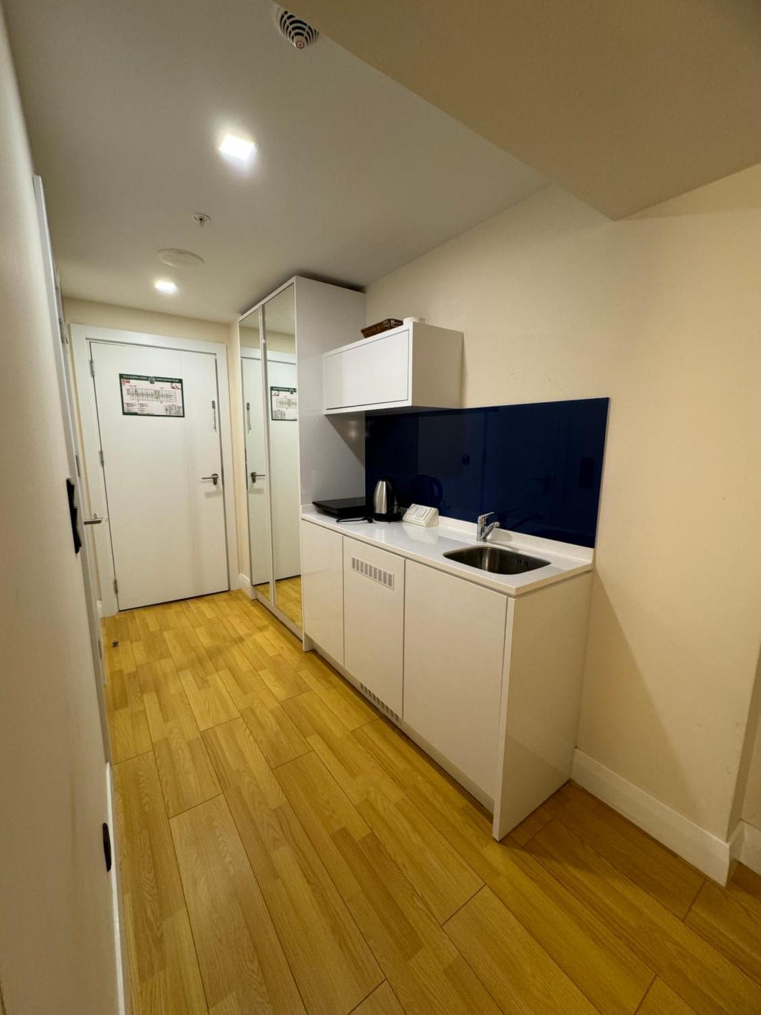 Orbi City Aparthotel Sea View バトゥーミ エクステリア 写真
