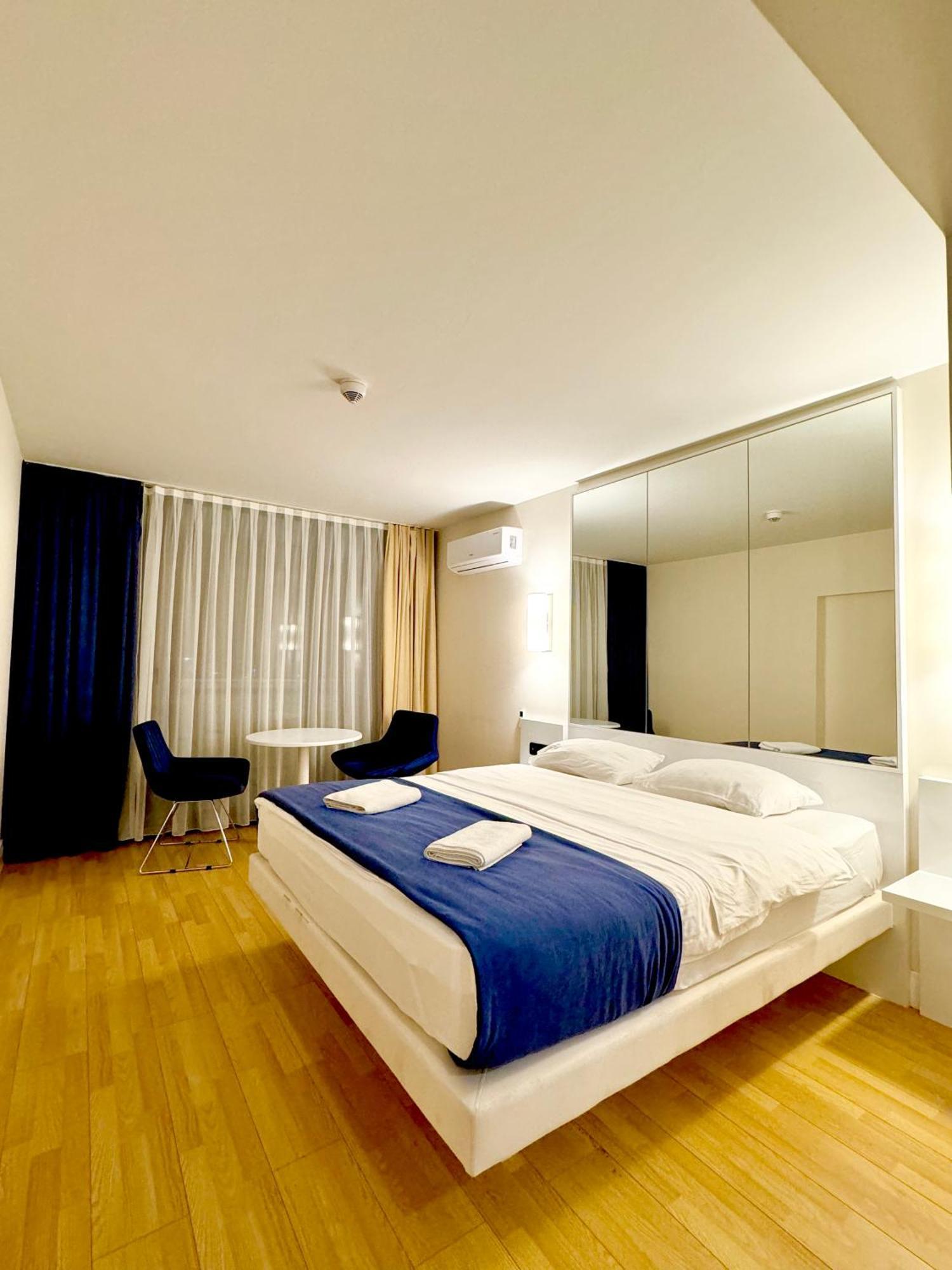 Orbi City Aparthotel Sea View バトゥーミ エクステリア 写真